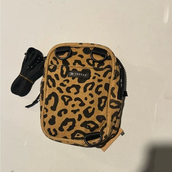 Thread Leopard Print Travel small crossbody purse - Tan & Black - NWT - Picture 4 of 6